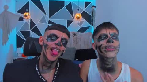 Snapshot of juan_nd_steven chatting on 10/31/25, 07:15 JuanSteven online show from 10/31/25, 07:15