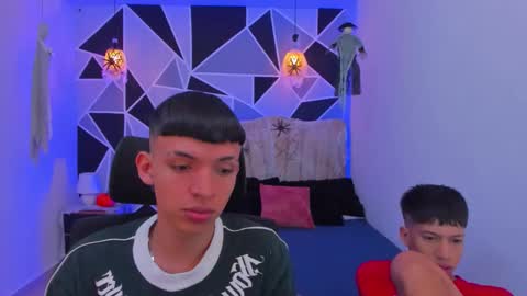 Snapshot of juan_nd_steven chatting on 11/01/25, 12:29 JuanSteven online show from 11/01/25, 12:29