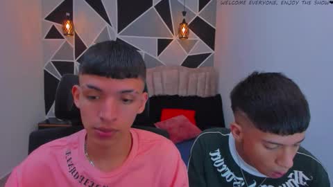 Snapshot of juan_nd_steven chatting on 11/29/25, 04:04 JuanSteven online show from 11/29/25, 04:04