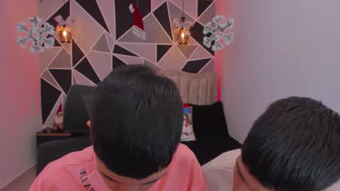 Snapshot of juan_nd_steven chatting on 12/04/25, 04:33 JuanSteven online show from 12/04/25, 04:33