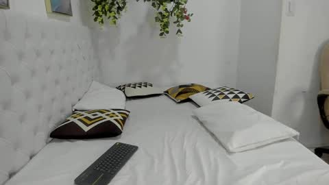 juana_naranjo online show from 06/05/26, 06:52