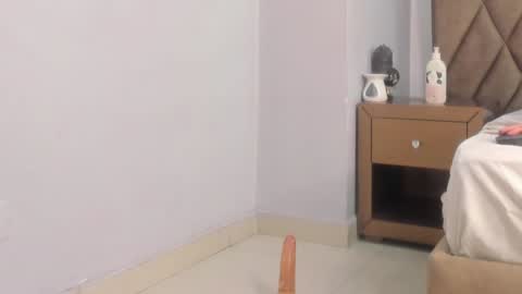 juana_valentina1 online show from 12/28/24, 10:23