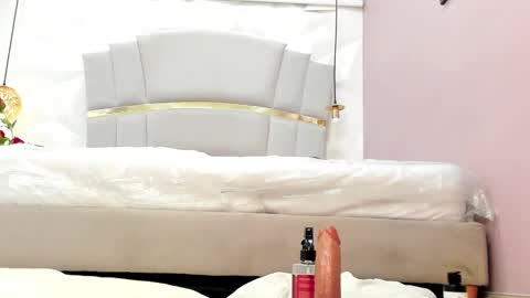 juana_valentina1 online show from 03/12/25, 12:10