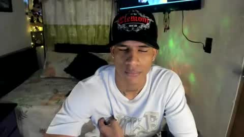 Snapshot of juanbigcock21cm chatting on 06/18/26, 06:56 juan jose online show from 06/18/26, 06:56