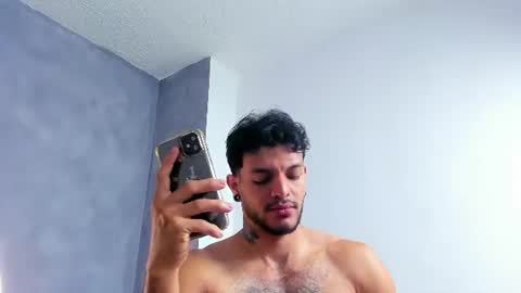 Snapshot of juanbladde chatting on 06/18/26, 05:17 Juan Esteban online show from 06/18/26, 05:17