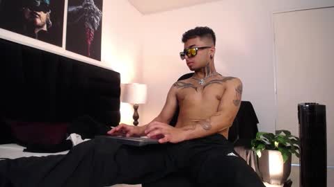 Snapshot of juancamilo66_ chatting on 01/05/25, 07:49 juancamilo66_ online show from 01/05/25, 07:49