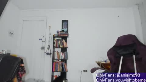 Snapshot of juanisimo_ chatting on 12/20/25, 02:29 JUANISIMO online show from 12/20/25, 02:29