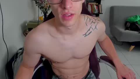Snapshot of juanisimo_ chatting on 05/22/26, 03:06 JUANISIMO online show from 05/22/26, 03:06