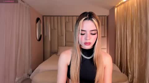 Juanita Clay online show from 09/18/25, 12:07