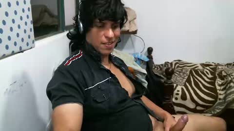 Snapshot of juanito2727 chatting on 12/22/24, 04:06 amor online show from 12/22/24, 04:06