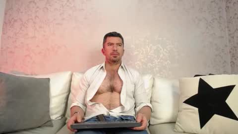 Snapshot of juank_fit45 chatting on 09/12/25, 02:17 Juan k online show from 09/12/25, 02:17