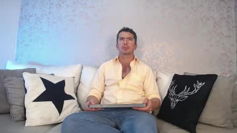 Snapshot of juank_fit45 chatting on 10/03/25, 02:03 Juan k online show from 10/03/25, 02:03