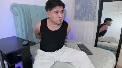 Snapshot of juanmechanic chatting on 11/21/25, 05:06 JUAN online show from 11/21/25, 05:06