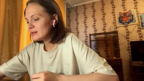 Snapshot of juderoering chatting on 02/25/26, 06:45 Lulu online show from 02/25/26, 06:45