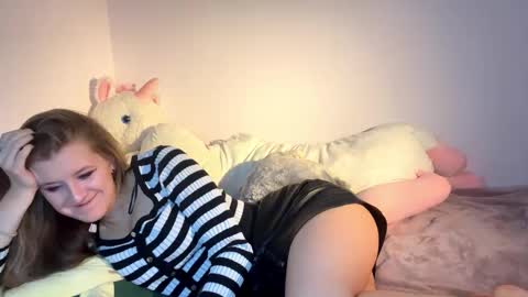 Snapshot of judieswales chatting on 11/24/25, 07:13 Gera online show from 11/24/25, 07:13