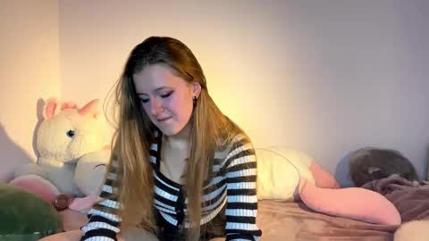 Snapshot of judieswales chatting on 11/25/25, 04:40 Gera online show from 11/25/25, 04:40