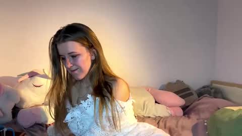 Snapshot of judieswales chatting on 12/15/25, 07:51 Gera online show from 12/15/25, 07:51