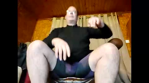 Snapshot of judojeff chatting on 12/17/24, 08:10 judojeff online show from 12/17/24, 08:10