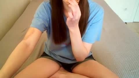 Snapshot of juicetalia chatting on 11/02/25, 09:00 JuiceTalia online show from 11/02/25, 09:00