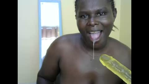 Snapshot of juicy576808 chatting on 12/12/24, 07:30 zainabu online show from 12/12/24, 07:30