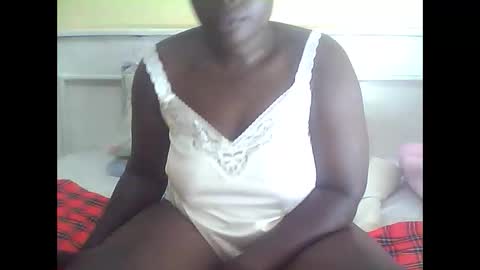 Snapshot of juicy576808 chatting on 12/24/24, 11:33 zainabu online show from 12/24/24, 11:33