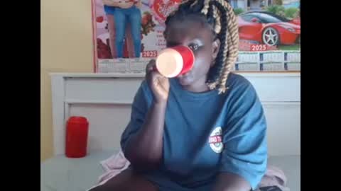 Snapshot of juicy576808 chatting on 02/16/25, 10:21 zainabu online show from 02/16/25, 10:21