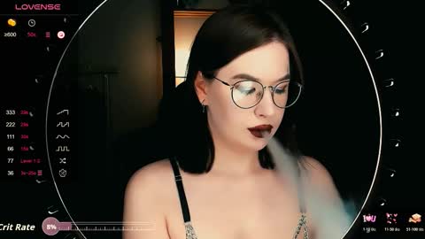 Snapshot of juicy_burrito chatting on 11/11/25, 09:26 Bella online show from 11/11/25, 09:26