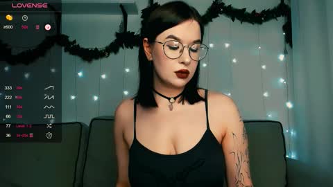 Bella online show from 12/21/25, 03:57