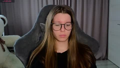 laura online show from 06/24/26, 07:29