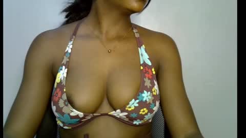 Snapshot of juicy_plumx chatting on 02/10/25, 12:29 Wet Baddie online show from 02/10/25, 12:29