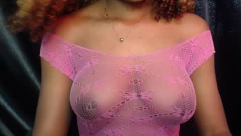 Snapshot of juicy_plumx chatting on 02/14/25, 11:42 Wet Baddie online show from 02/14/25, 11:42