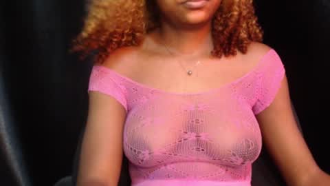 Snapshot of juicy_plumx chatting on 02/14/25, 06:29 Wet Baddie online show from 02/14/25, 06:29