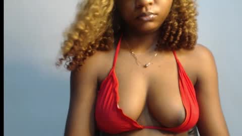Snapshot of juicy_plumx chatting on 02/26/25, 11:09 Wet Baddie online show from 02/26/25, 11:09