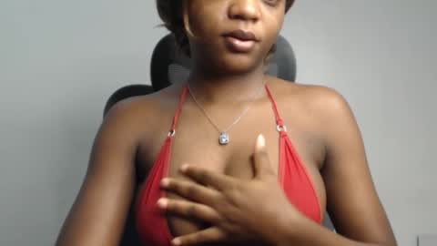 Snapshot of juicy_plumx chatting on 10/04/25, 08:23 Wet Baddie online show from 10/04/25, 08:23