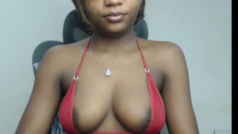 Snapshot of juicy_plumx chatting on 10/23/25, 08:24 Wet Baddie online show from 10/23/25, 08:24