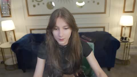 Snapshot of juicy_secrets_054 chatting on 02/25/26, 11:31 Elza online show from 02/25/26, 11:31