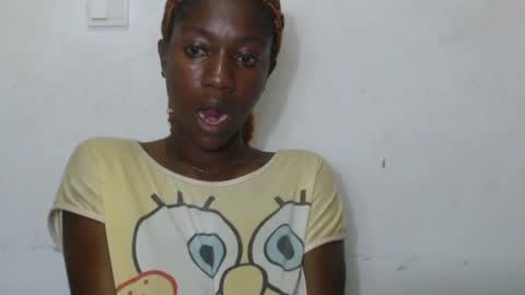 Snapshot of juicyberryx chatting on 05/19/26, 08:59 queen online show from 05/19/26, 08:59