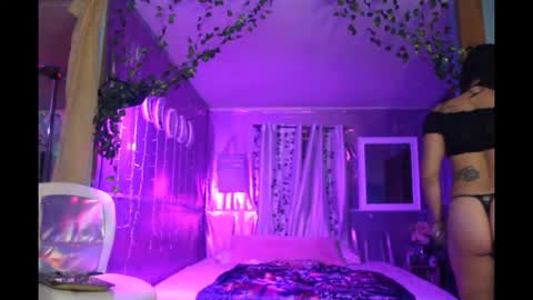 Snapshot of juicyjayxxx69 chatting on 11/22/25, 03:27 juicyjayxxx69 online show from 11/22/25, 03:27