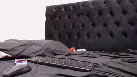 Snapshot of juicykayxxx chatting on 02/24/25, 10:04 Miss Kay online show from 02/24/25, 10:04