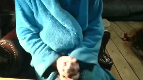 Snapshot of juicypit chatting on 12/04/24, 01:09 Greg online show from 12/04/24, 01:09