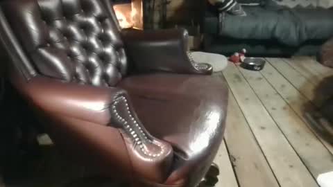 Snapshot of juicypit chatting on 12/10/24, 12:16 Greg online show from 12/10/24, 12:16