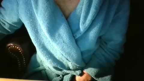 Snapshot of juicypit chatting on 12/12/24, 11:50 Greg online show from 12/12/24, 11:50