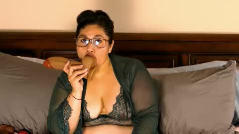 Juicy Teacher online show from 03/16/26, 04:00