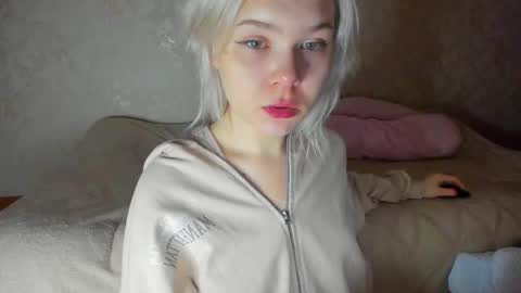 Snapshot of juisykitten chatting on 09/30/25, 09:31 Anna online show from 09/30/25, 09:31