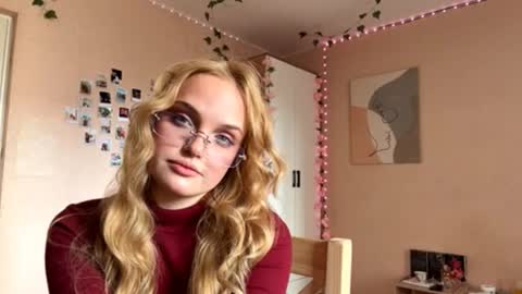 Snapshot of juleemuhlestein chatting on 03/14/26, 11:37 Alana online show from 03/14/26, 11:37