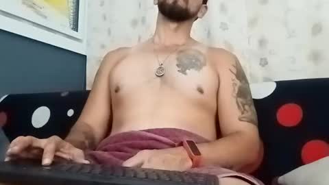 juleslake2 online show from 10/28/25, 02:04