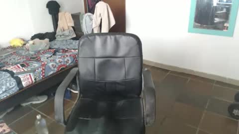Snapshot of julfigo chatting on 04/28/26, 03:06 Julfigo online show from 04/28/26, 03:06