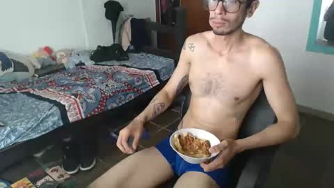 Snapshot of julfigo chatting on 05/02/26, 02:44 Julfigo online show from 05/02/26, 02:44