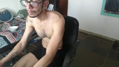 Snapshot of julfigo chatting on 05/10/26, 02:55 Julfigo online show from 05/10/26, 02:55