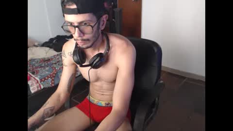 Snapshot of julfigo chatting on 05/29/26, 06:50 Julfigo online show from 05/29/26, 06:50